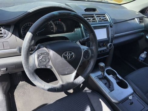 Used 2014 Toyota Camry SE FWD image 9