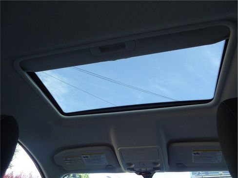 Used 2019 Ford EcoSport SE image 16