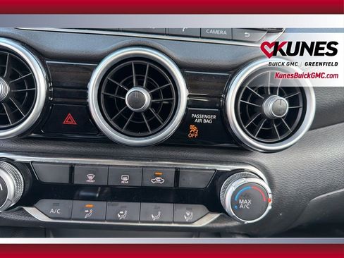 Used 2024 Nissan Sentra SV FWD image 24