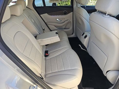 Used 2020 Mercedes-Benz GLC 300 image 19