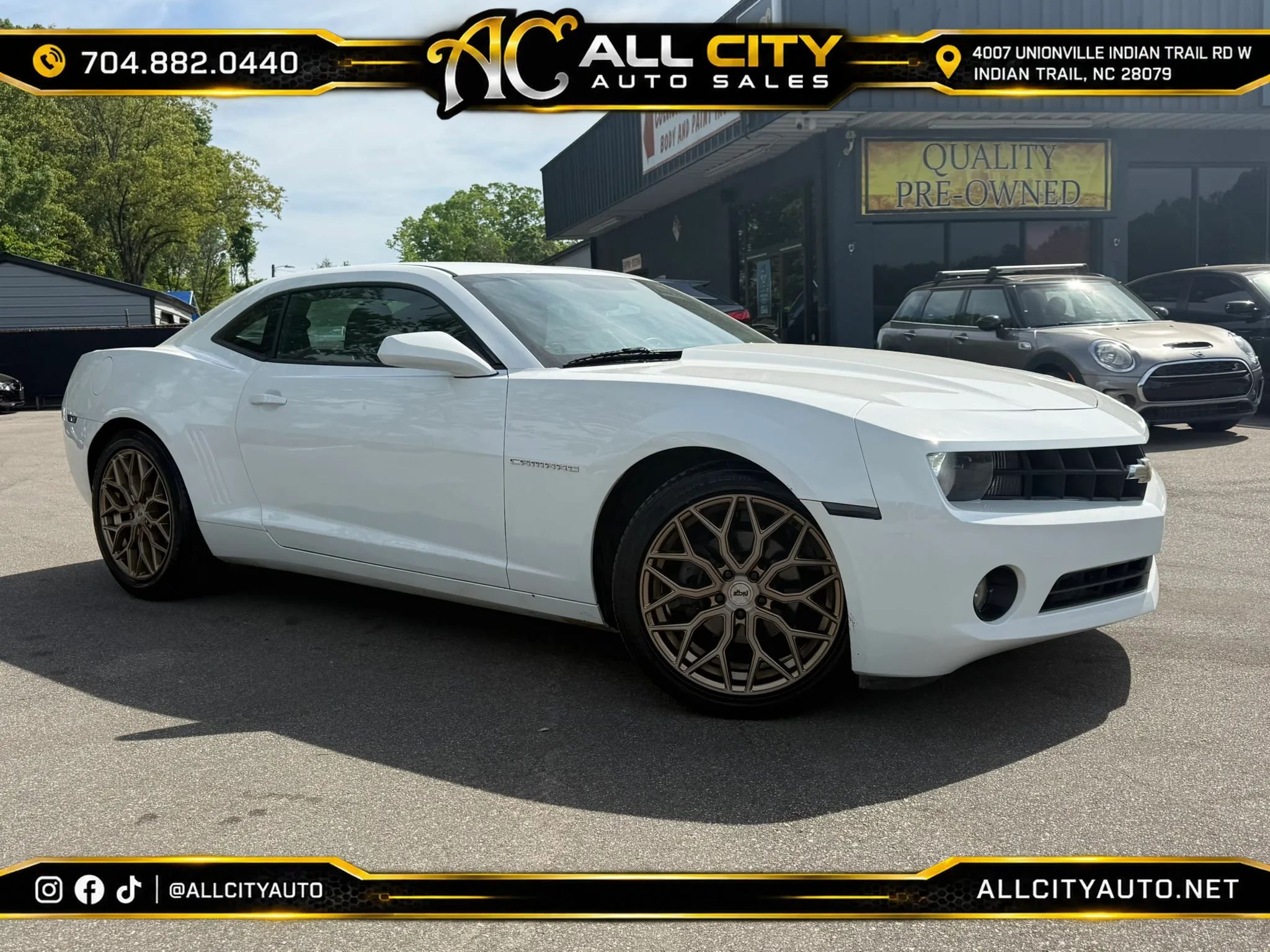 Used 2013 Chevrolet Camaro LT RWD image 1