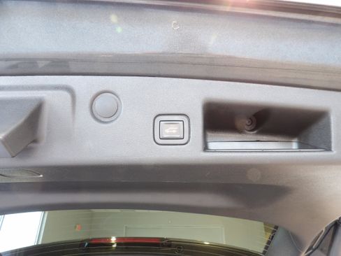 Used 2019 Chevrolet Equinox Premier image 23