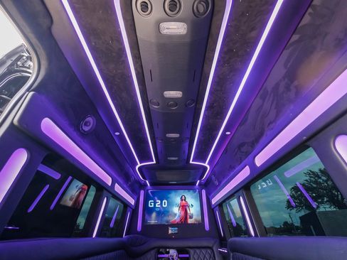 Used 2024 Mercedes-Benz Sprinter 3500 image 54