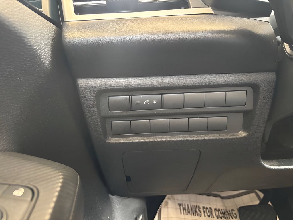 Used 2022 Mitsubishi Outlander ES AWD/4WD image 27