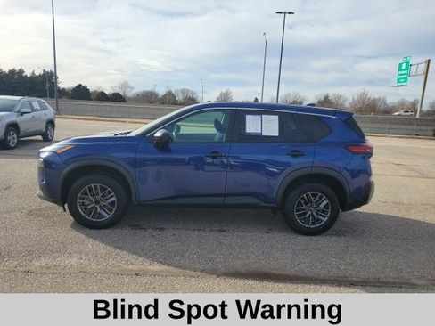 Used 2023 Nissan Rogue S image 3