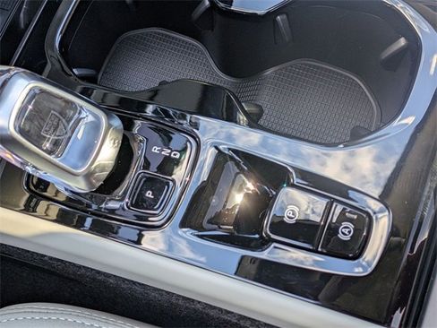 New 2026 Volvo XC40 B5 Ultra w/ Protection Package Premier image 12