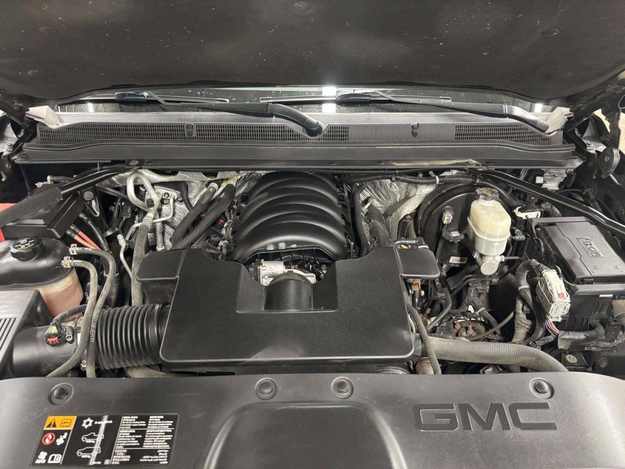 Used 2016 GMC Yukon Denali w/ Open Road Package AWD/4WD image 9