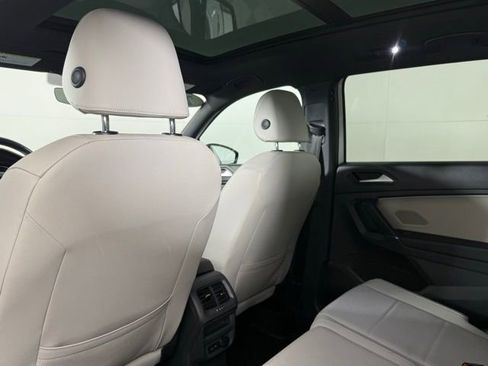 Used 2020 Volkswagen Tiguan SE R-Line image 25