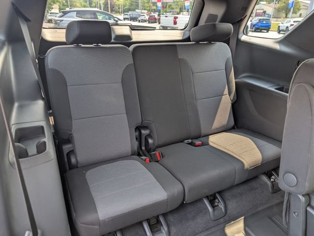 Used 2023 Chevrolet Traverse LT FWD image 19