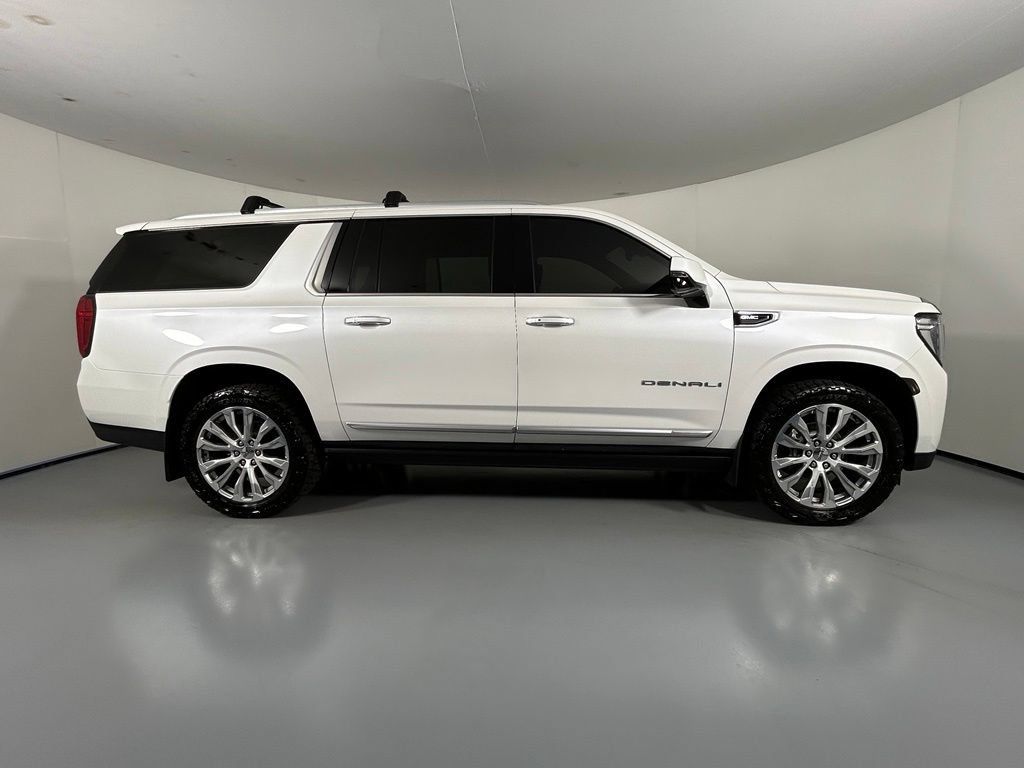 Used 2023 GMC Yukon XL Denali AWD/4WD image 8