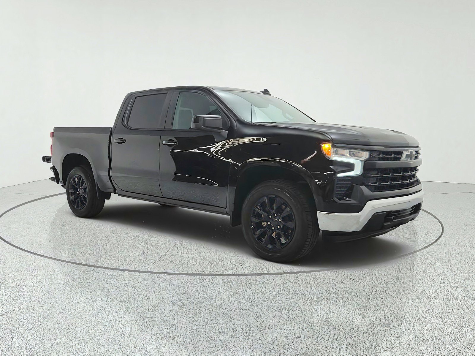 Used 2024 Chevrolet Silverado 1500 LT AWD/4WD image 3