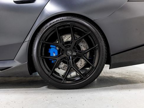 Used 2026 BMW M5 w/ Carbon Package AWD/4WD image 17