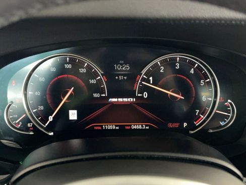 Used 2018 BMW M550i xDrive w/ Dynamic Handling Package image 19