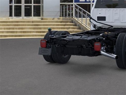 New 2026 Ford F450 XL w/ XL Chrome Package image 21