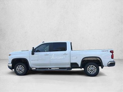Used 2025 Chevrolet Silverado 2500 LT w/ Convenience Package AWD/4WD image 9