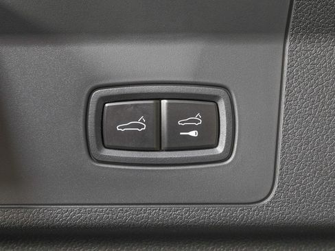 Used 2026 Porsche Panamera image 12