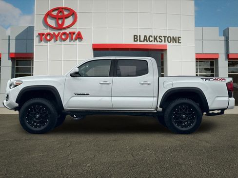 Certified 2021 Toyota Tacoma SR image 6