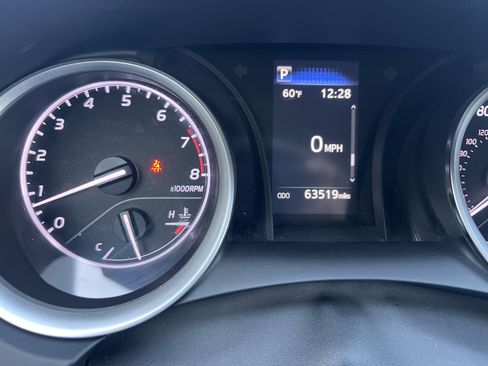 Used 2022 Toyota Camry LE image 6