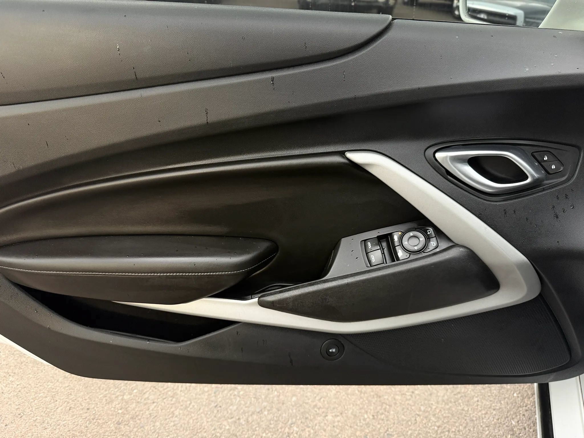 Used 2018 Chevrolet Camaro LT RWD image 15