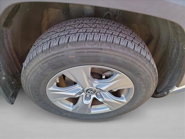 Used 2023 Toyota RAV4 LE AWD/4WD image 10