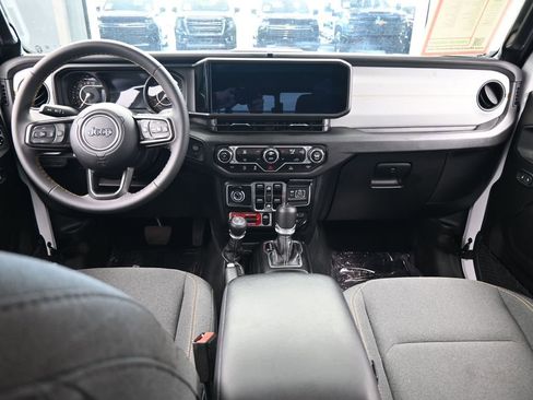 Used 2024 Jeep Gladiator Sport image 39