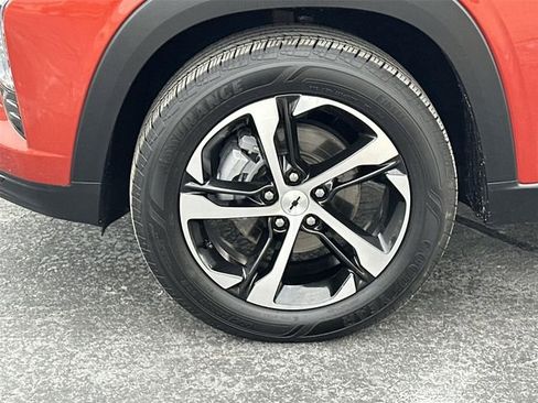 Used 2024 Chevrolet Trax RS w/ Driver Confidence Package image 30