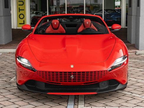Used 2024 Ferrari Roma Spider image 25
