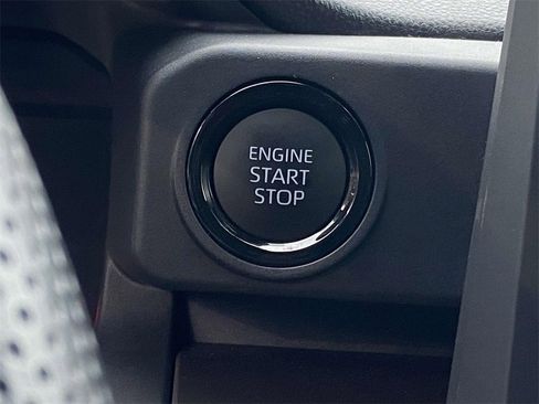 Used 2025 Toyota Tacoma SR5 image 28