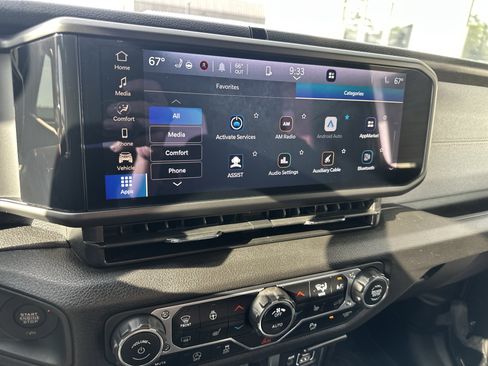 Used 2024 Jeep Wrangler Sport S image 17