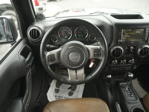 Used 2013 Jeep Wrangler Unlimited Sahara image 21