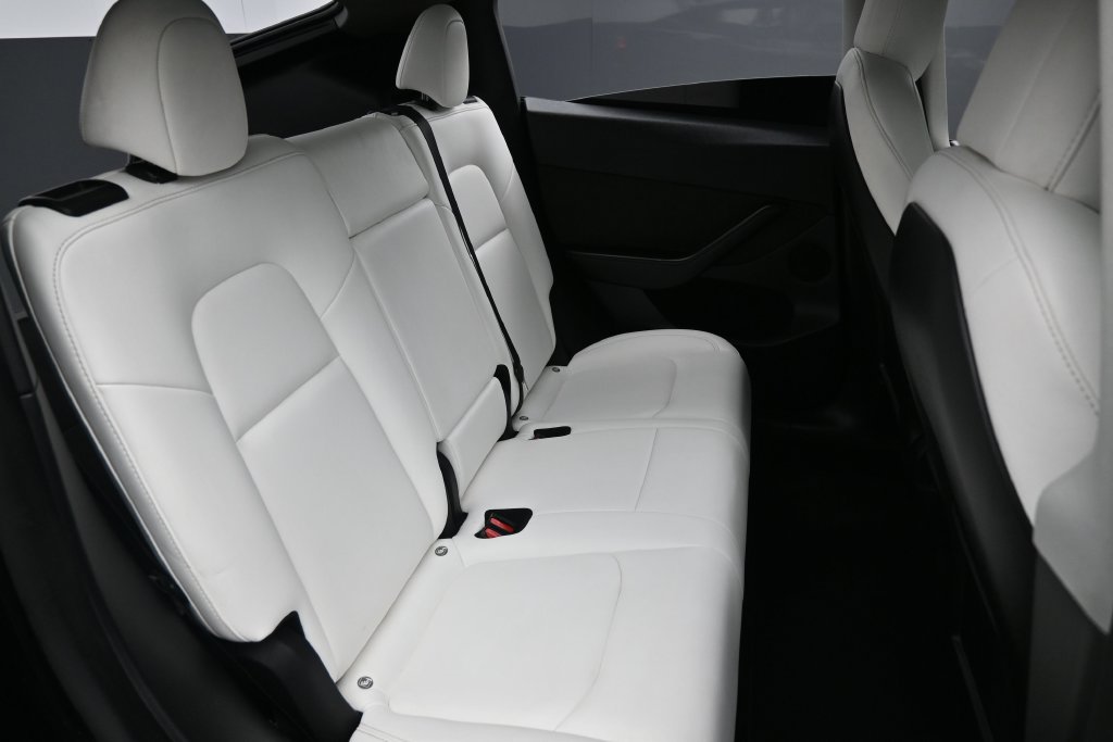 Used 2022 Tesla Model Y Performance AWD/4WD image 24