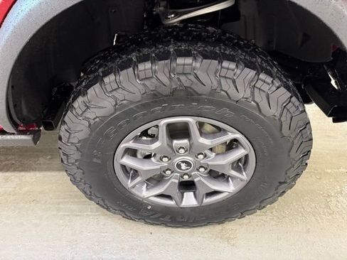 New 2025 Ford Bronco Badlands image 4