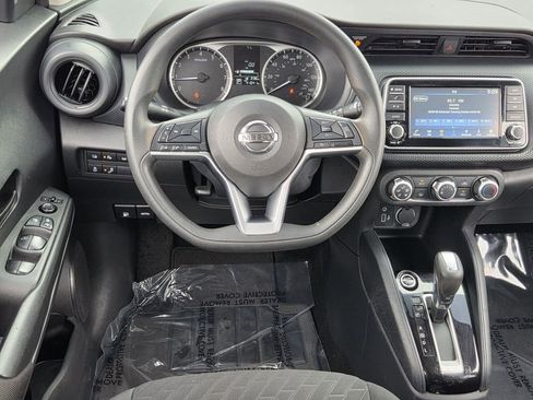 Used 2021 Nissan Kicks S image 7
