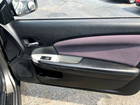 Used 2013 Chrysler 200 Touring image 10