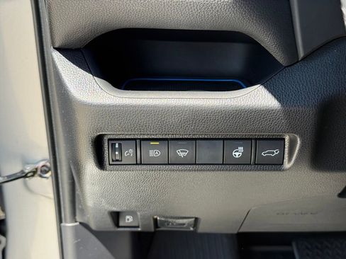 Used 2019 Toyota RAV4 XSE AWD/4WD image 18