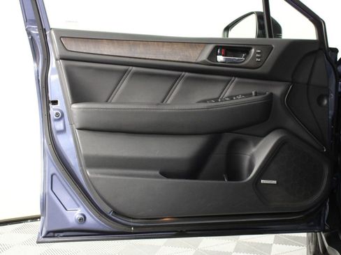 Used 2018 Subaru Outback 3.6R Limited image 17