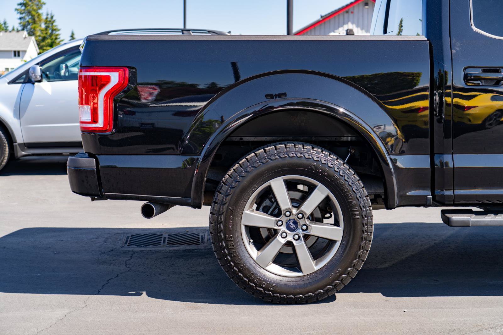 Used 2017 Ford F150 XLT w/ Equipment Group 302A Luxury AWD/4WD image 7