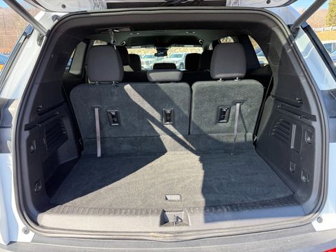 Used 2025 GMC Acadia Elevation image 18