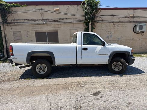 Used 2004 GMC Sierra 2500 W/T RWD image 10
