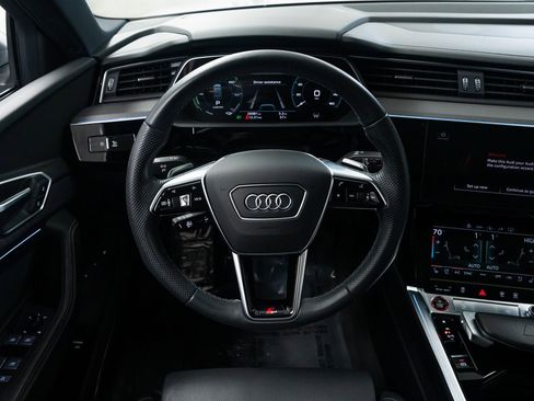 Used 2023 Audi e-tron S Premium Plus image 12