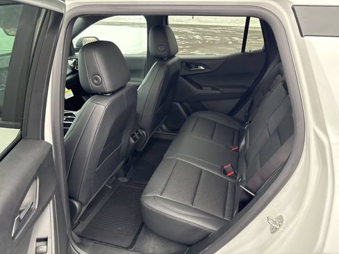 New 2026 Chevrolet Equinox LT w/ Convenience Package II FWD image 22