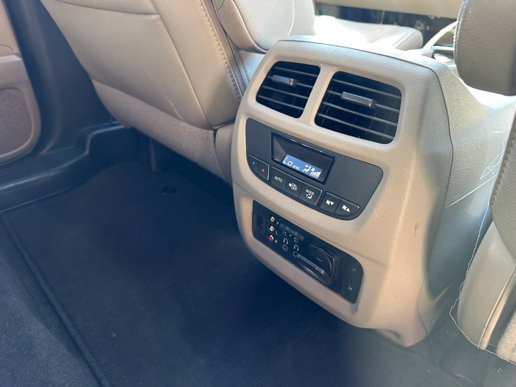 Used 2018 Honda Pilot Touring image 40