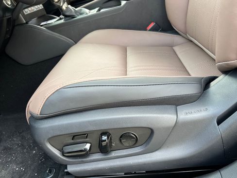 New 2025 Lexus ES 350 Ultra Luxury image 13