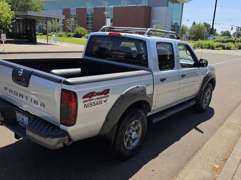Used 2002 Nissan Frontier XE AWD/4WD image 5