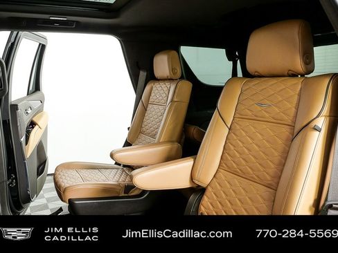 Used 2023 Cadillac Escalade Sport w/ LPO, ONYX Package image 23