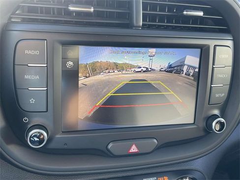 Used 2023 Kia Soul LX w/ LX Technology Package image 16