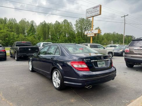 Used 2011 Mercedes-Benz C 300 4MATIC Sedan image 7