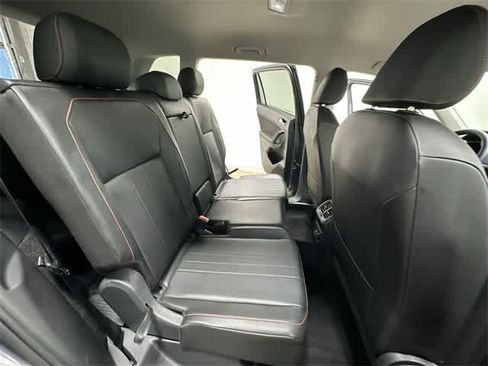 Certified 2024 Volkswagen Tiguan SE image 23