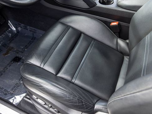 Certified 2023 Porsche Cayenne Platinum Edition w/ Performance Package image 26