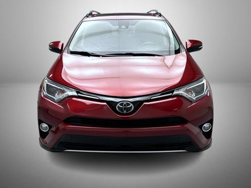 Used 2018 Toyota RAV4 XLE FWD image 2